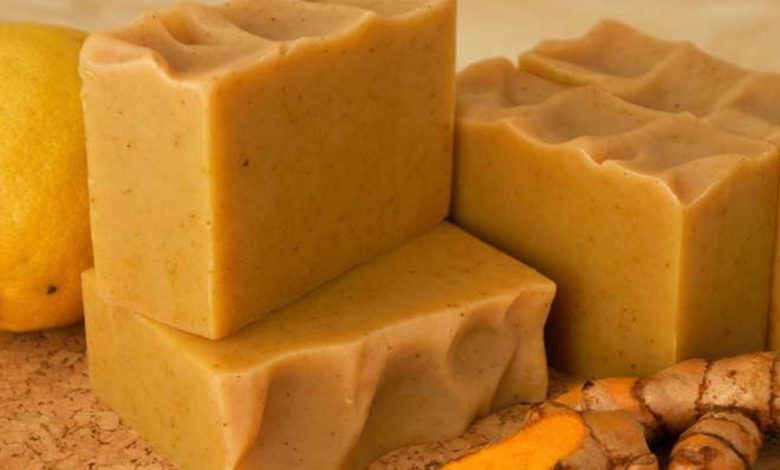 Make turmeric herbal soap easily at home, everyday use will improve